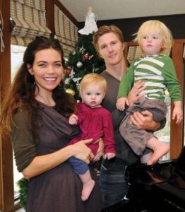 Caption: Amelia Heinle with her husband Thad Luckinbill and their kids (Photo: Enidnews) Caption: Amelia Heinle with her husband Thad Luckinbill and their kids